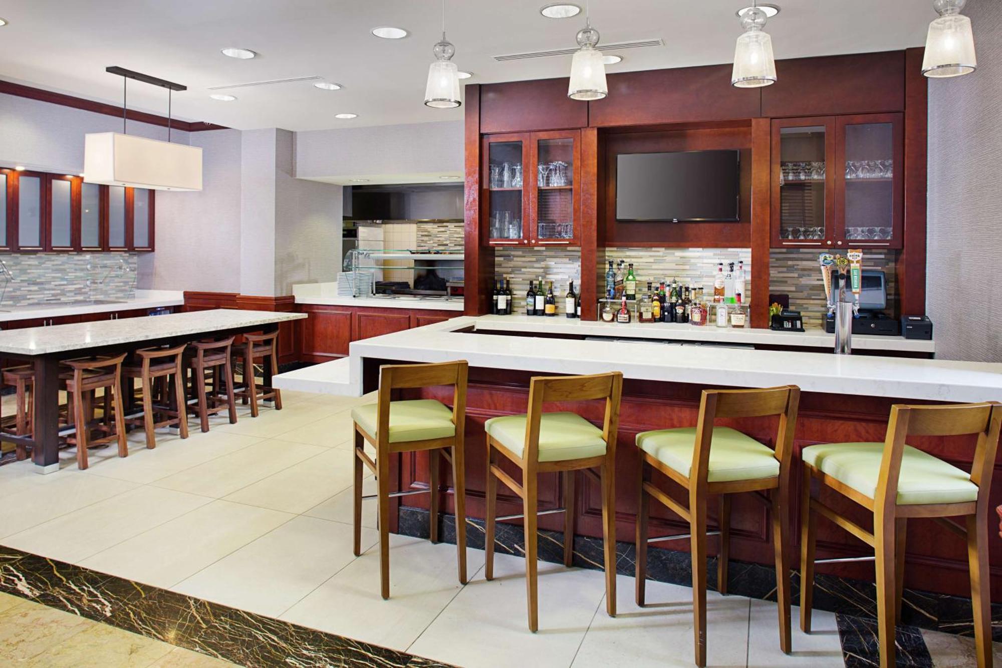 Hilton Garden Inn Virginia Beach Town Center Exteriör bild