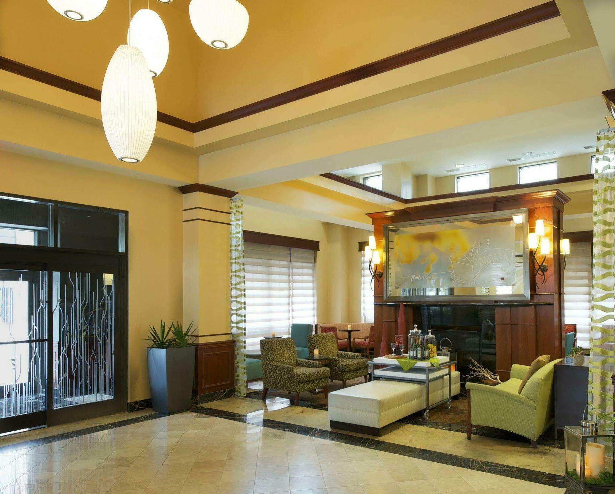 Hilton Garden Inn Virginia Beach Town Center Exteriör bild